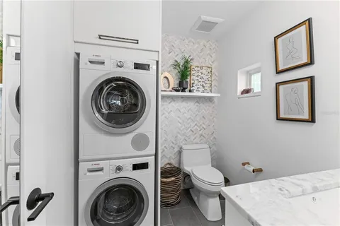 $999,000 | 4950 Bayshore Boulevard, Unit 27, Tampa, FL 33611