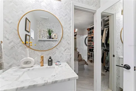 $999,000 | 4950 Bayshore Boulevard, Unit 27, Tampa, FL 33611