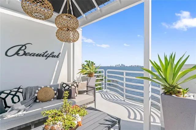 $999,000 | 4950 Bayshore Boulevard, Unit 27, Tampa, FL 33611