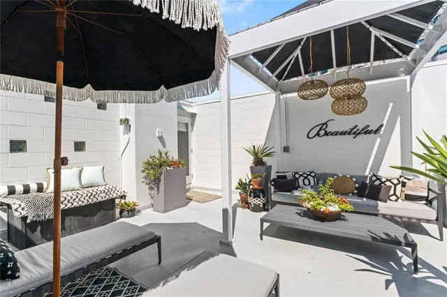 $999,000 | 4950 Bayshore Boulevard, Unit 27, Tampa, FL 33611