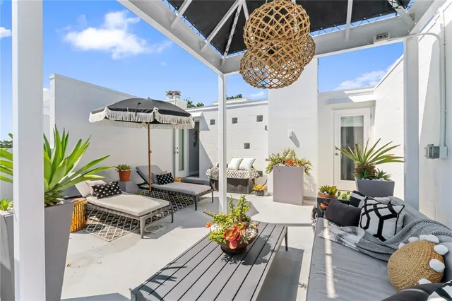 $999,000 | 4950 Bayshore Boulevard, Unit 27, Tampa, FL 33611