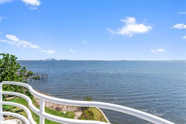 $999,000 | 4950 Bayshore Boulevard, Unit 27, Tampa, FL 33611