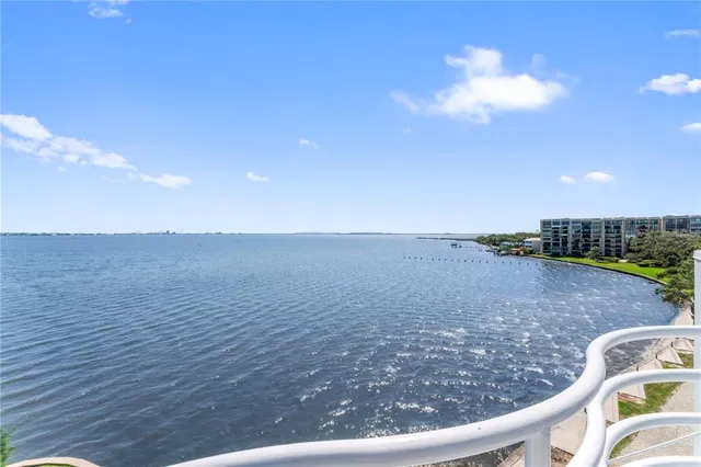 $999,000 | 4950 Bayshore Boulevard, Unit 27, Tampa, FL 33611