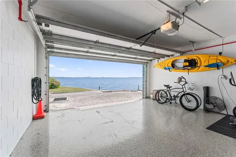 $999,000 | 4950 Bayshore Boulevard, Unit 27, Tampa, FL 33611