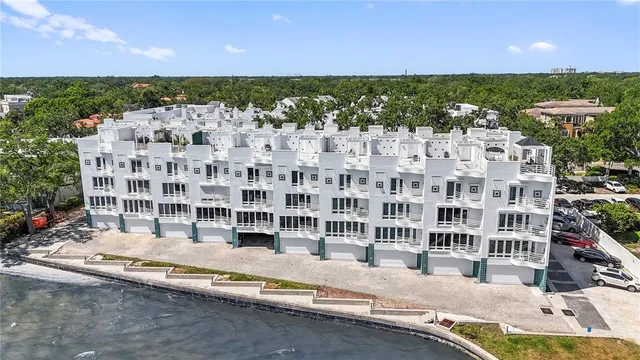 $999,000 | 4950 Bayshore Boulevard, Unit 27, Tampa, FL 33611