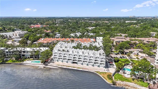 $999,000 | 4950 Bayshore Boulevard, Unit 27, Tampa, FL 33611