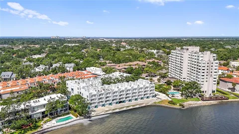 $999,000 | 4950 Bayshore Boulevard, Unit 27, Tampa, FL 33611