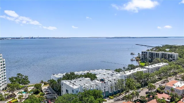 $999,000 | 4950 Bayshore Boulevard, Unit 27, Tampa, FL 33611