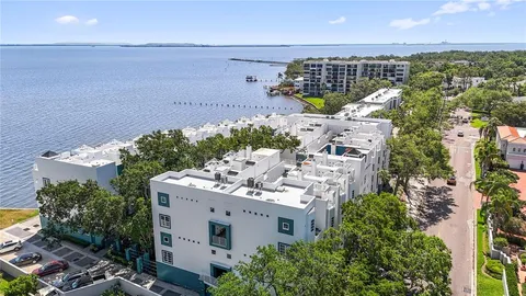 $999,000 | 4950 Bayshore Boulevard, Unit 27, Tampa, FL 33611