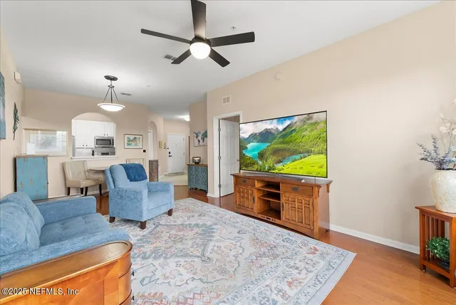 $260,000 | 7801 Point Meadows Drive, Unit 8404, Jacksonville, FL 32256