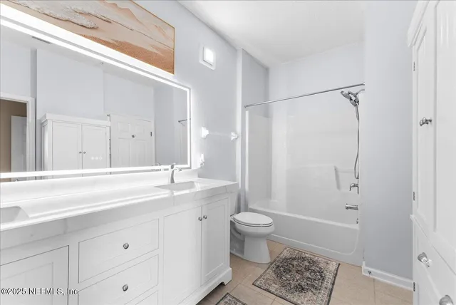 $260,000 | 7801 Point Meadows Drive, Unit 8404, Jacksonville, FL 32256