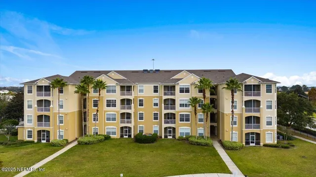 $260,000 | 7801 Point Meadows Drive, Unit 8404, Jacksonville, FL 32256