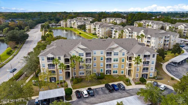 $260,000 | 7801 Point Meadows Drive, Unit 8404, Jacksonville, FL 32256