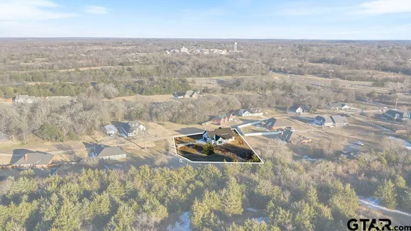 $589,000 | 75 West Elmwood Drive, Mount Vernon, TX 75457