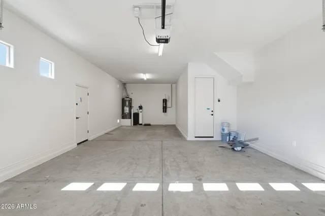 $915,900 | 2718 East Hampton Lane, Gilbert, AZ 85295