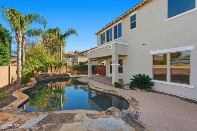 $915,900 | 2718 East Hampton Lane, Gilbert, AZ 85295