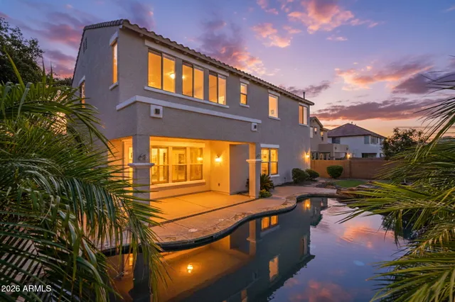 $915,900 | 2718 East Hampton Lane, Gilbert, AZ 85295