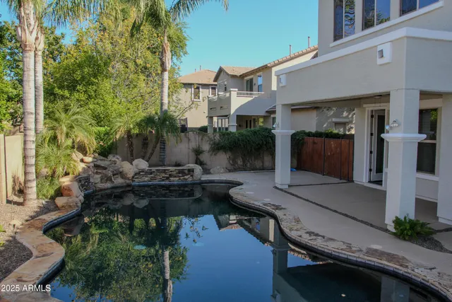 $945,900 | 2718 East Hampton Lane, Gilbert, AZ 85295