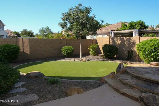 $945,900 | 2718 East Hampton Lane, Gilbert, AZ 85295