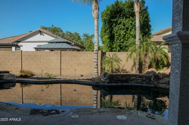 $945,900 | 2718 East Hampton Lane, Gilbert, AZ 85295