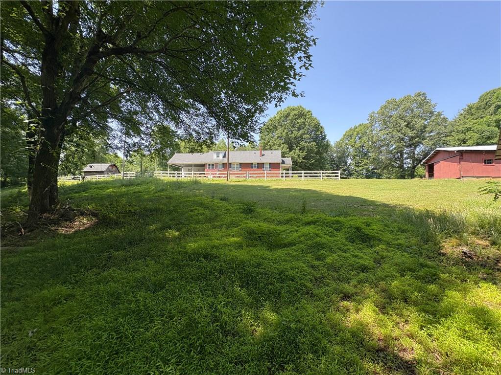 1261 Bethany Road Madison, NC 27025 - Photo 12 of 49