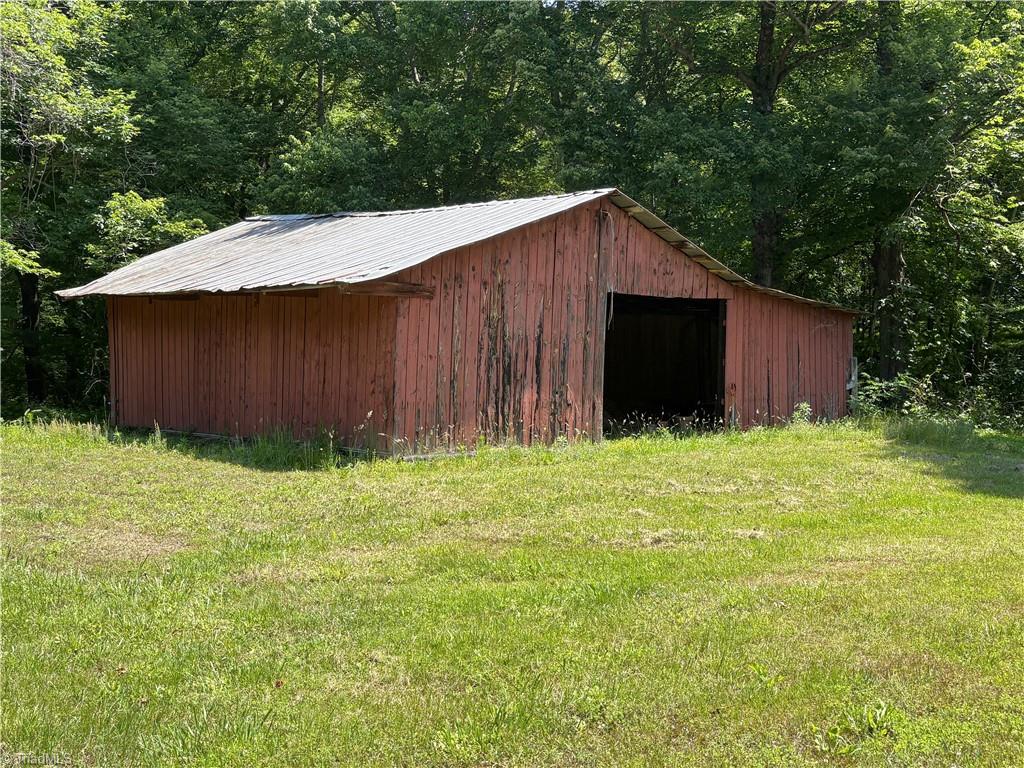 1261 Bethany Road Madison, NC 27025 - Photo 10 of 49