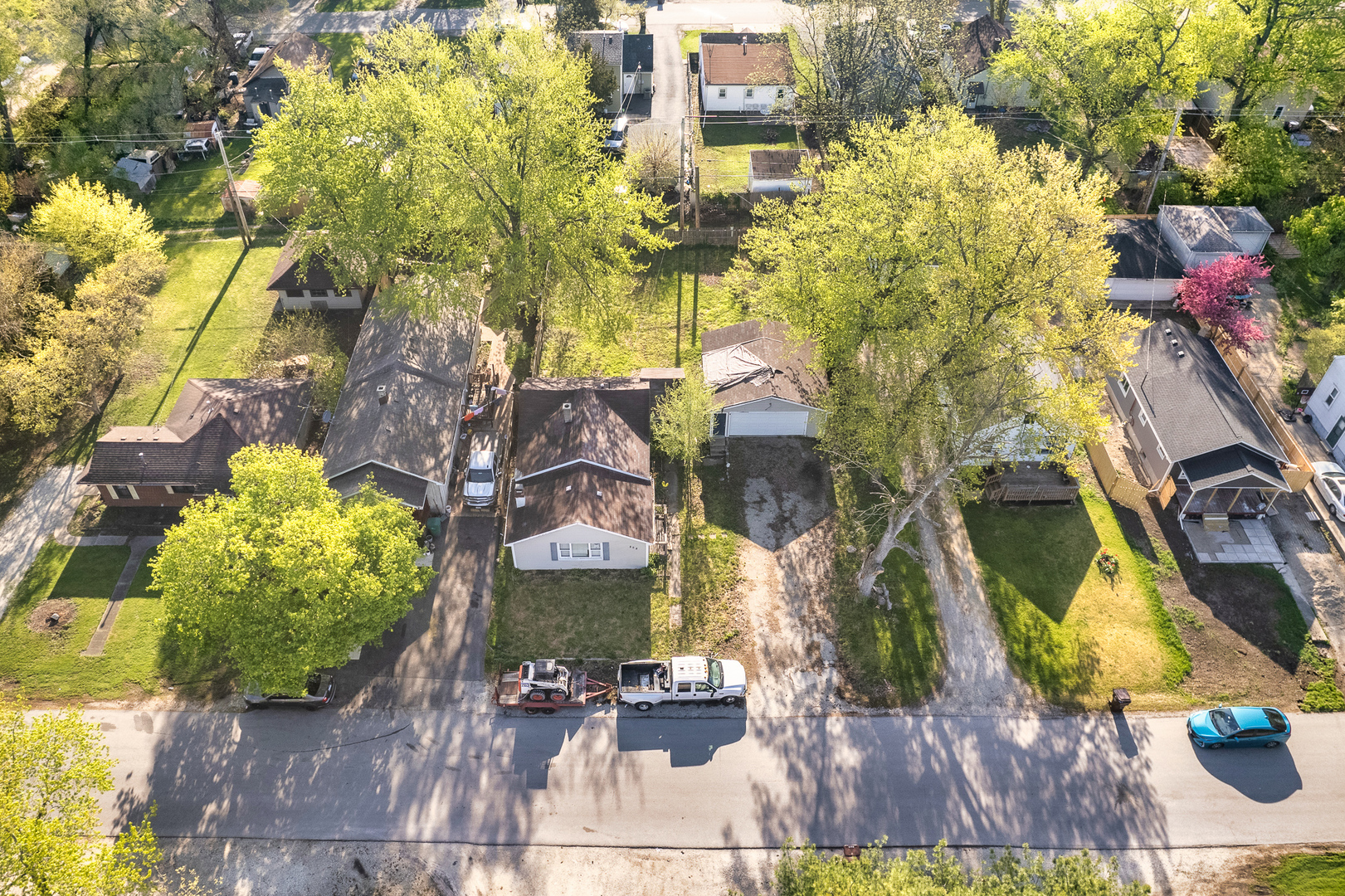208 South Park Road Joliet, IL 60433 - Photo 5 of 29 a picture of street view