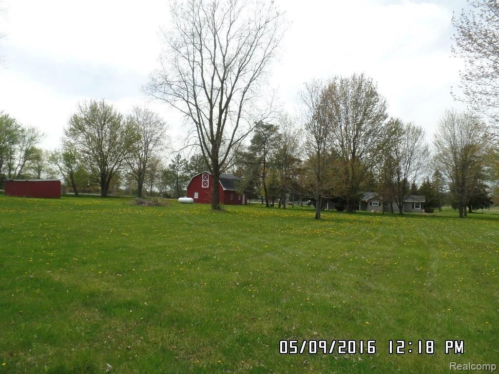 56870 Scheuer Road New Baltimore, MI 48051 - Photo 7 of 20 SAM_3392.JPG