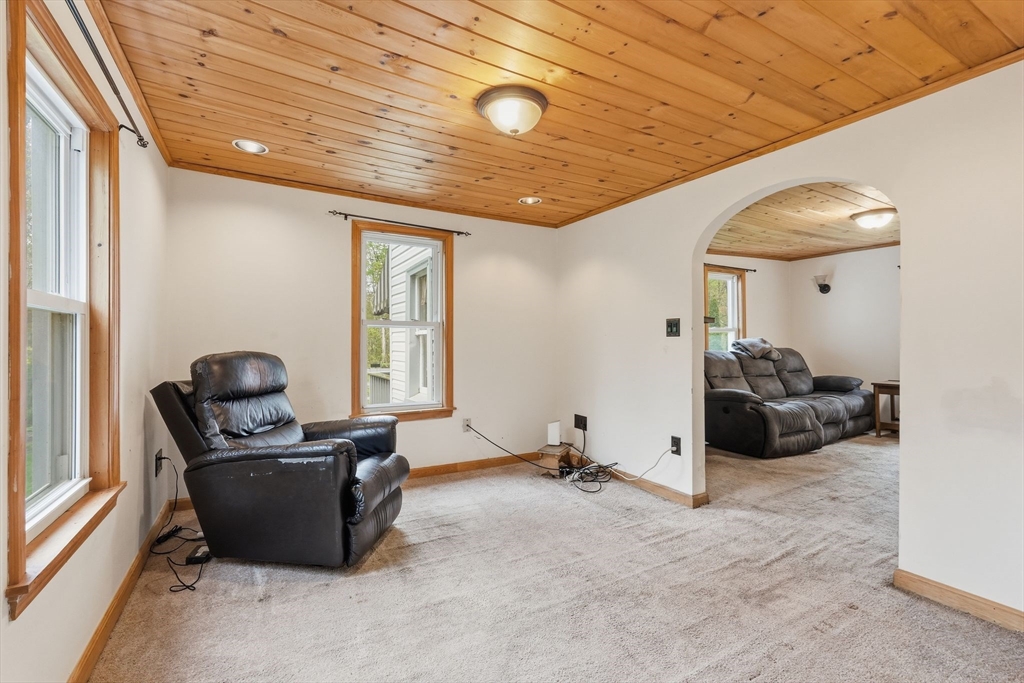 8 Shutesbury Road Amherst, MA 01002 - Photo 11 of 31