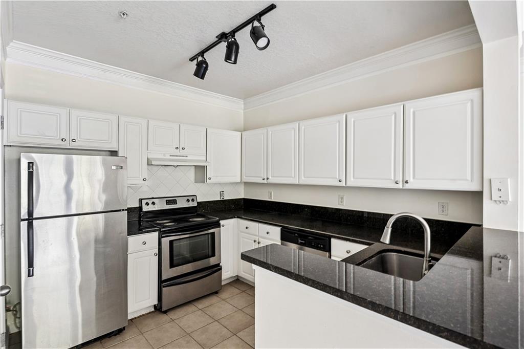 2211 Westchester Ridge Northeast Atlanta, GA 30329 - Photo 8 of 34