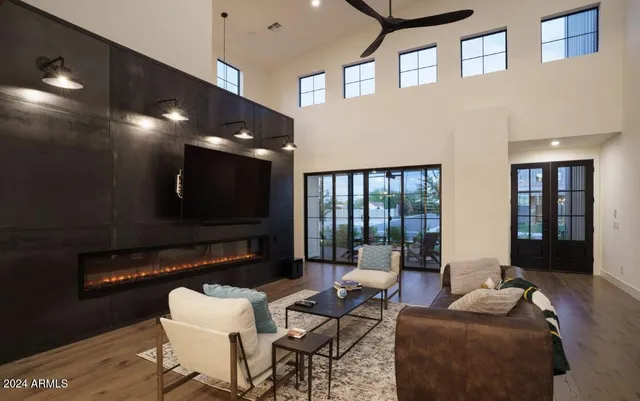 $8,500 | 8504 South 10th Lane, Unit 4, Phoenix, AZ 85041