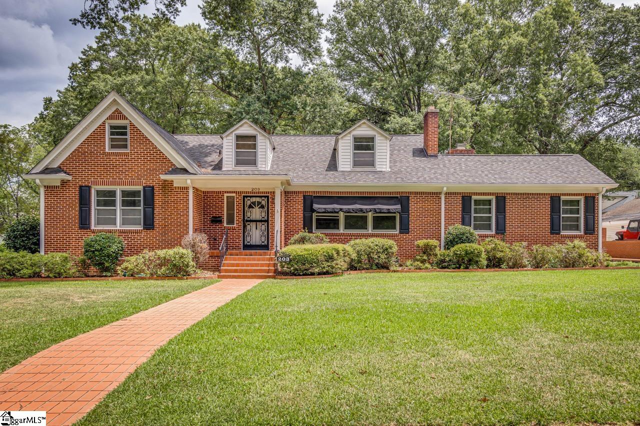 203 Chestnut Street Clinton, SC 29325 - Photo 1 of 36 Gallery Image 1