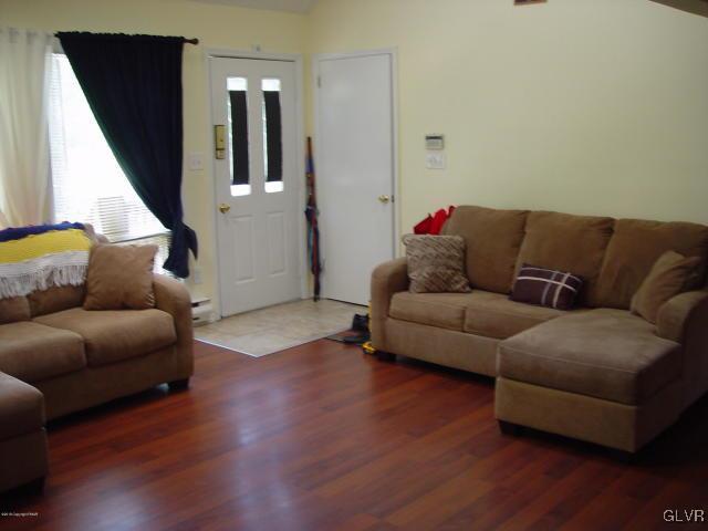 118 Bindale Road Tamiment, PA 18371 - Photo 3 of 18 Living Room
