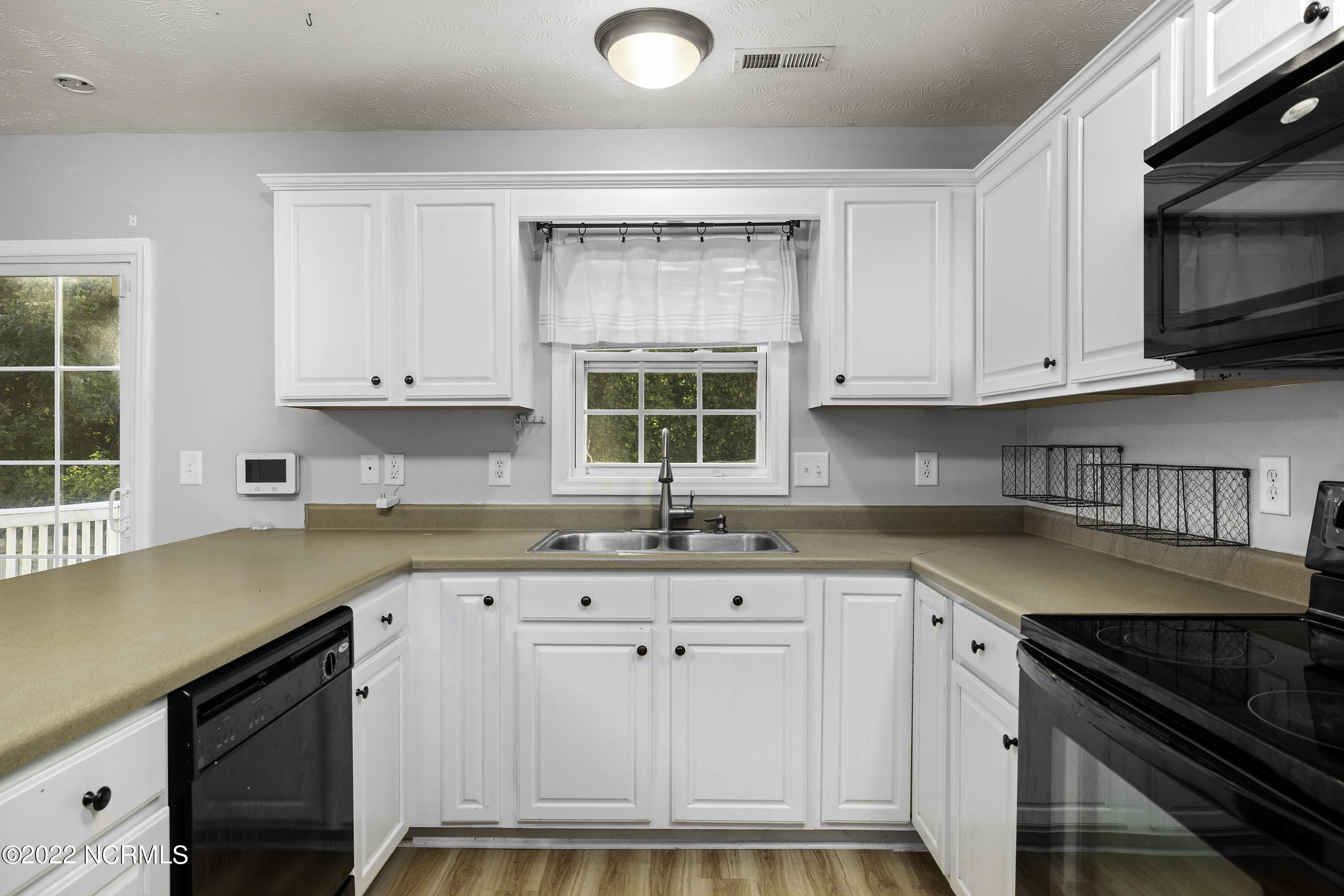 257 Rutherford Way Jacksonville, NC 28540 - Photo 11 of 25 Kitchen