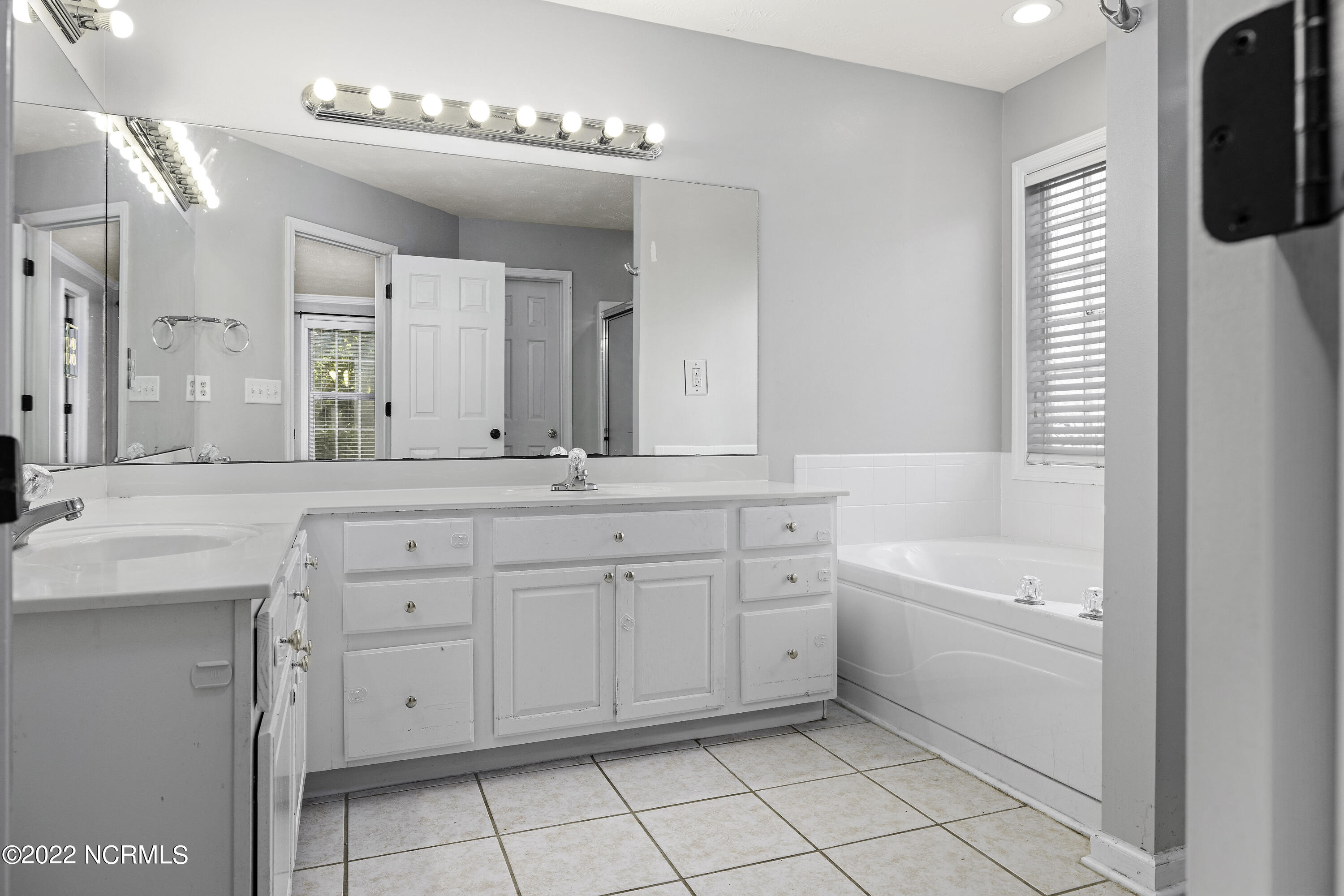 257 Rutherford Way Jacksonville, NC 28540 - Photo 15 of 25 Primary Bedroo,