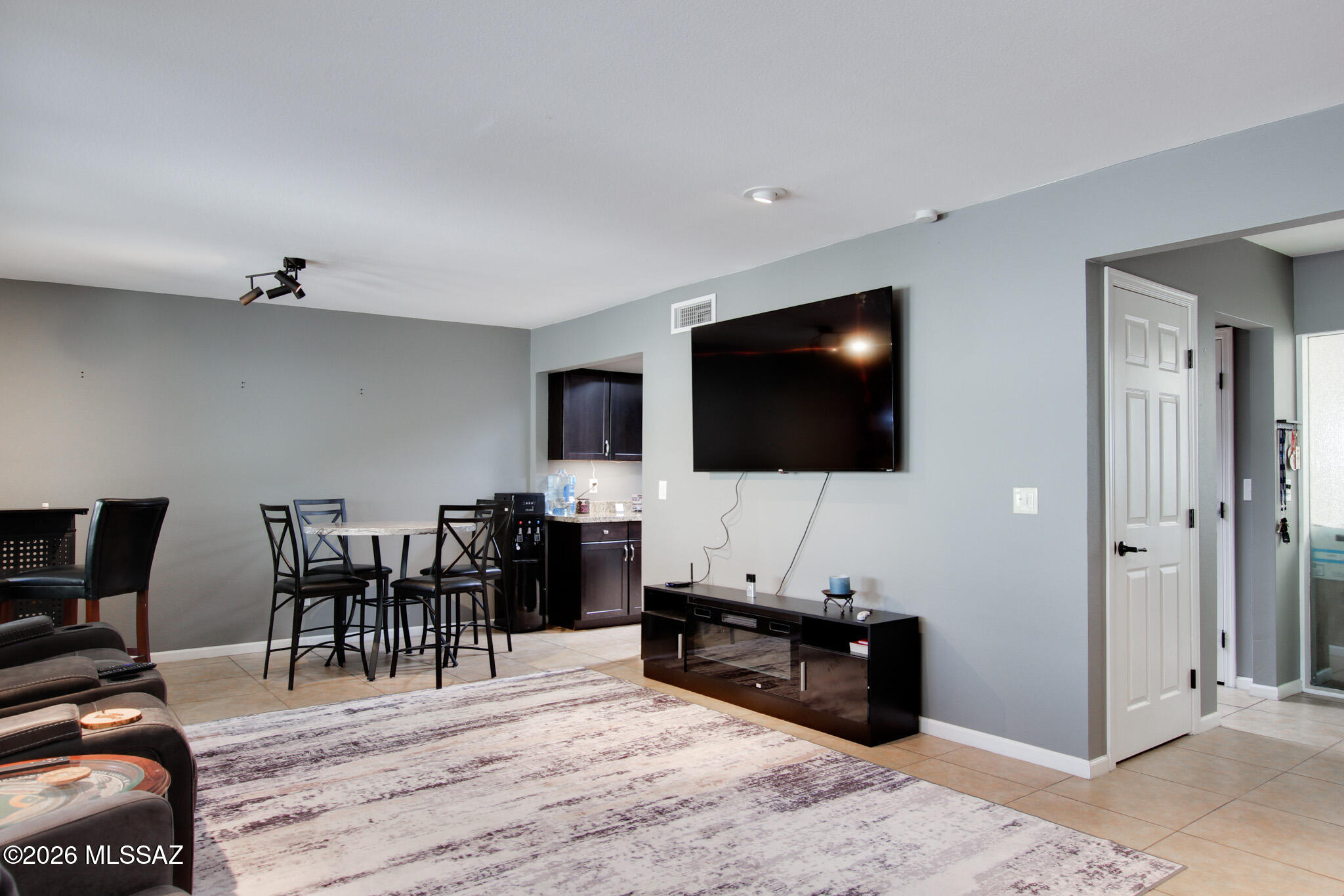 6100 North Oracle Road, Unit 19 Tucson, AZ 85704 - Photo 9 of 31 IMG_0940