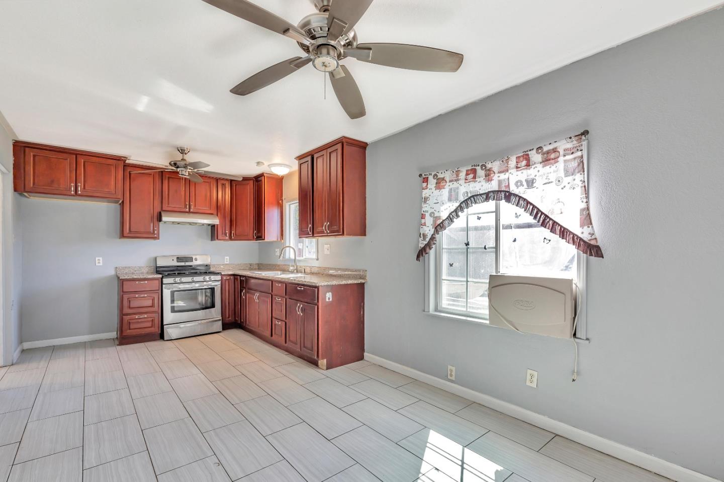 246 Mercey Springs Road Los Banos, CA 93635 - Photo 17 of 33 Gallery Image 17