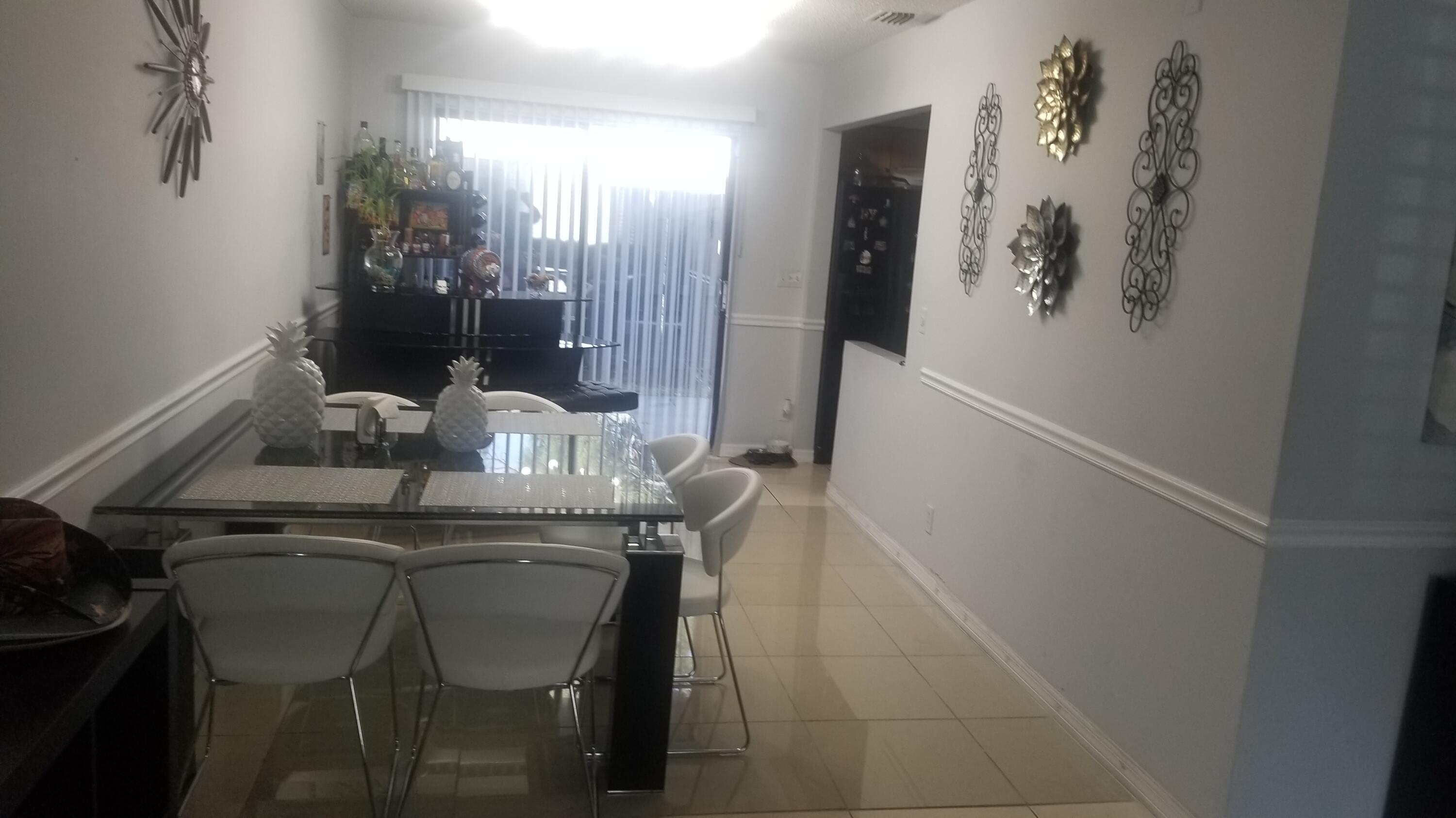 605 Riverside Drive Greenacres, FL 33463 - Photo 3 of 11 Dining
