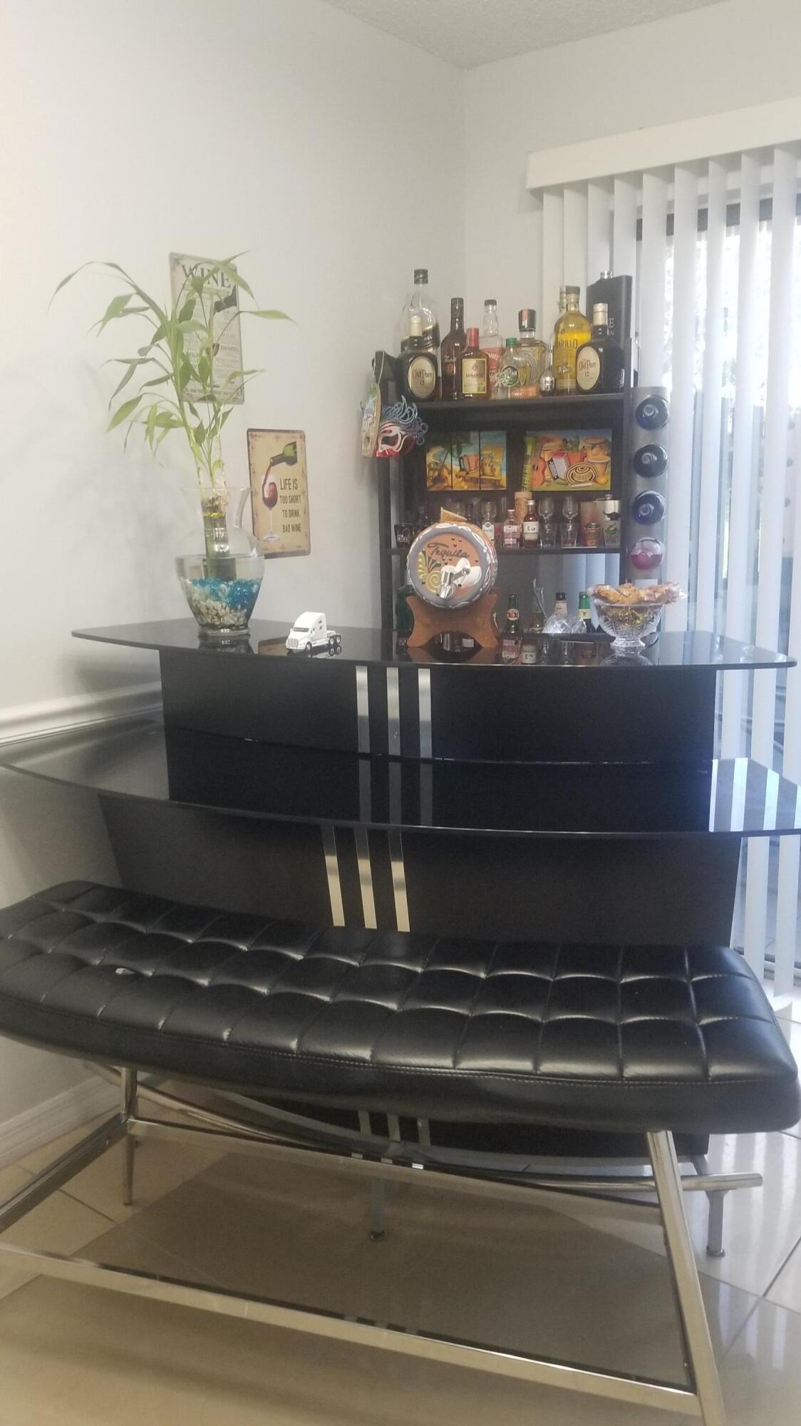 605 Riverside Drive Greenacres, FL 33463 - Photo 4 of 11 Bar