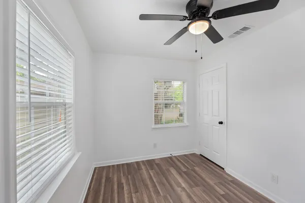 $1,750 | 404 Middle Lane, Austin, TX 78753