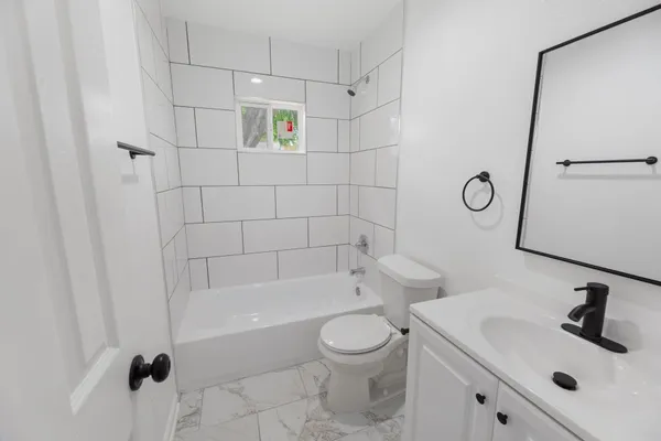 $1,750 | 404 Middle Lane, Austin, TX 78753