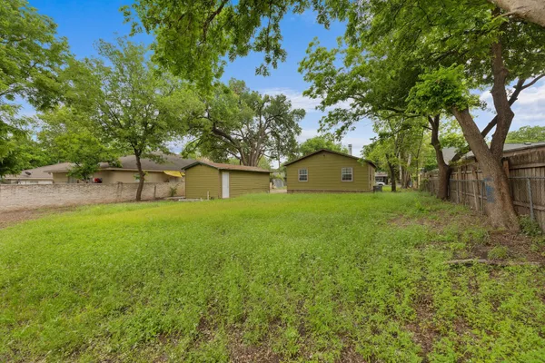 $1,750 | 404 Middle Lane, Austin, TX 78753