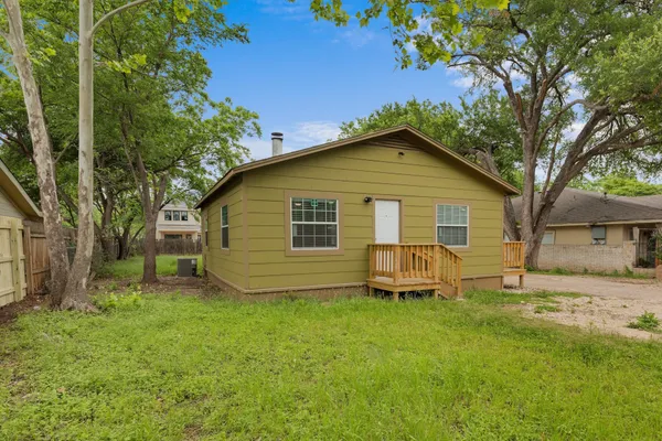 $1,750 | 404 Middle Lane, Austin, TX 78753