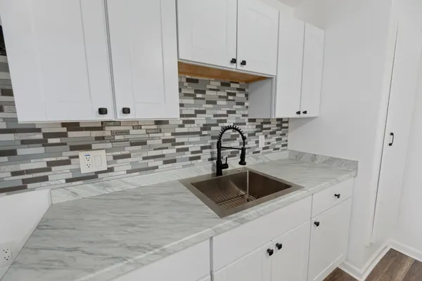 $1,750 | 404 Middle Lane, Austin, TX 78753