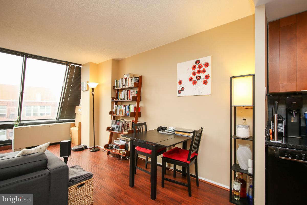 1245 13th Street Northwest, Unit 1012 Washington, DC 20005 - Photo 15 of 30 Living Room
