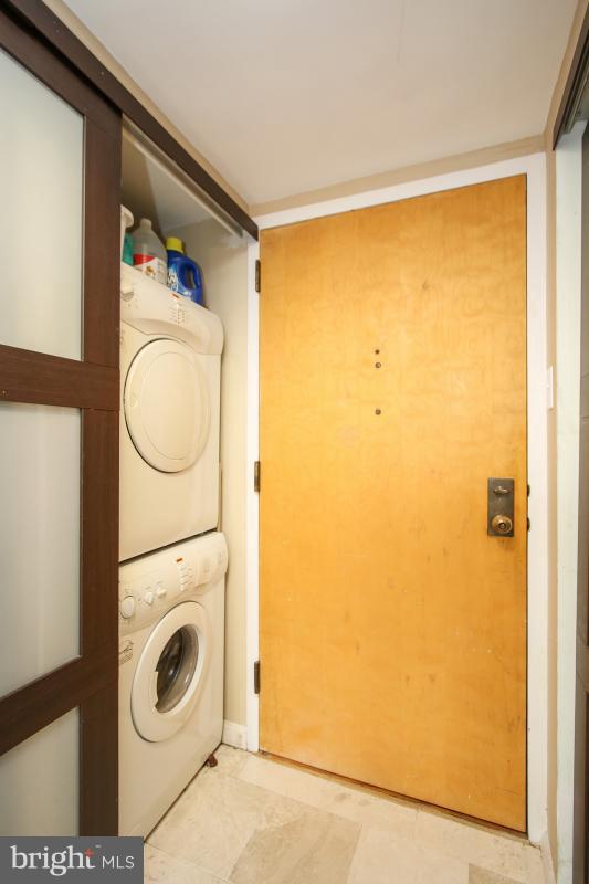 1245 13th Street Northwest, Unit 1012 Washington, DC 20005 - Photo 17 of 30 Apt entrance hallway