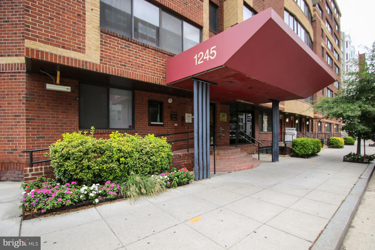 1245 13th Street Northwest, Unit 1012 Washington, DC 20005 - Photo 2 of 30 Exterior (Front)