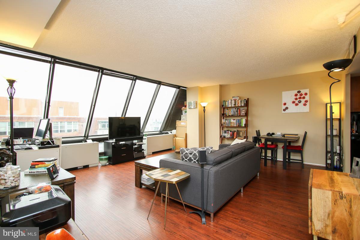 1245 13th Street Northwest, Unit 1012 Washington, DC 20005 - Photo 8 of 30 Living Room