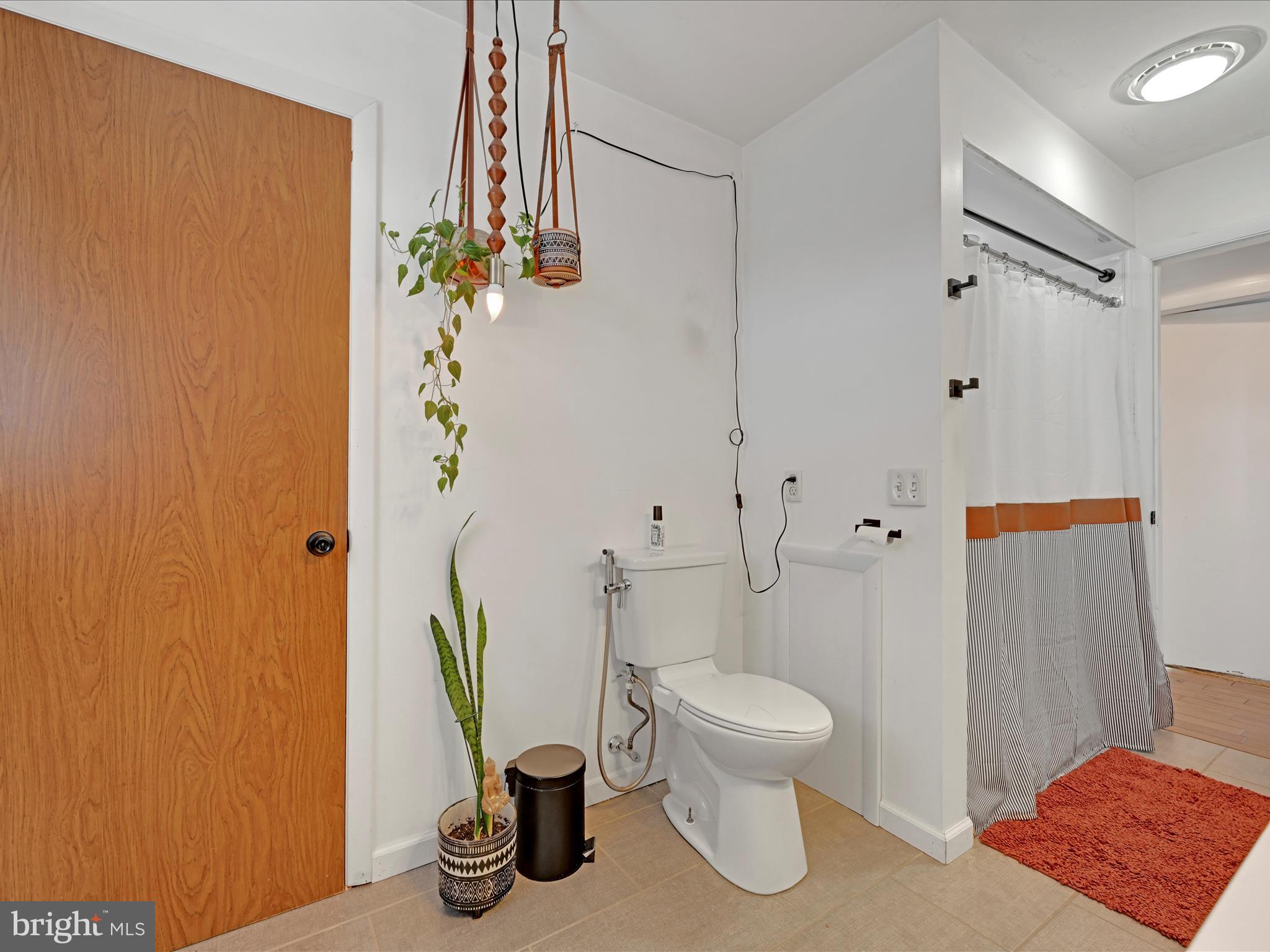 19 Hillside Drive Jacobus, PA 17407 - Photo 21 of 32 Bathroom