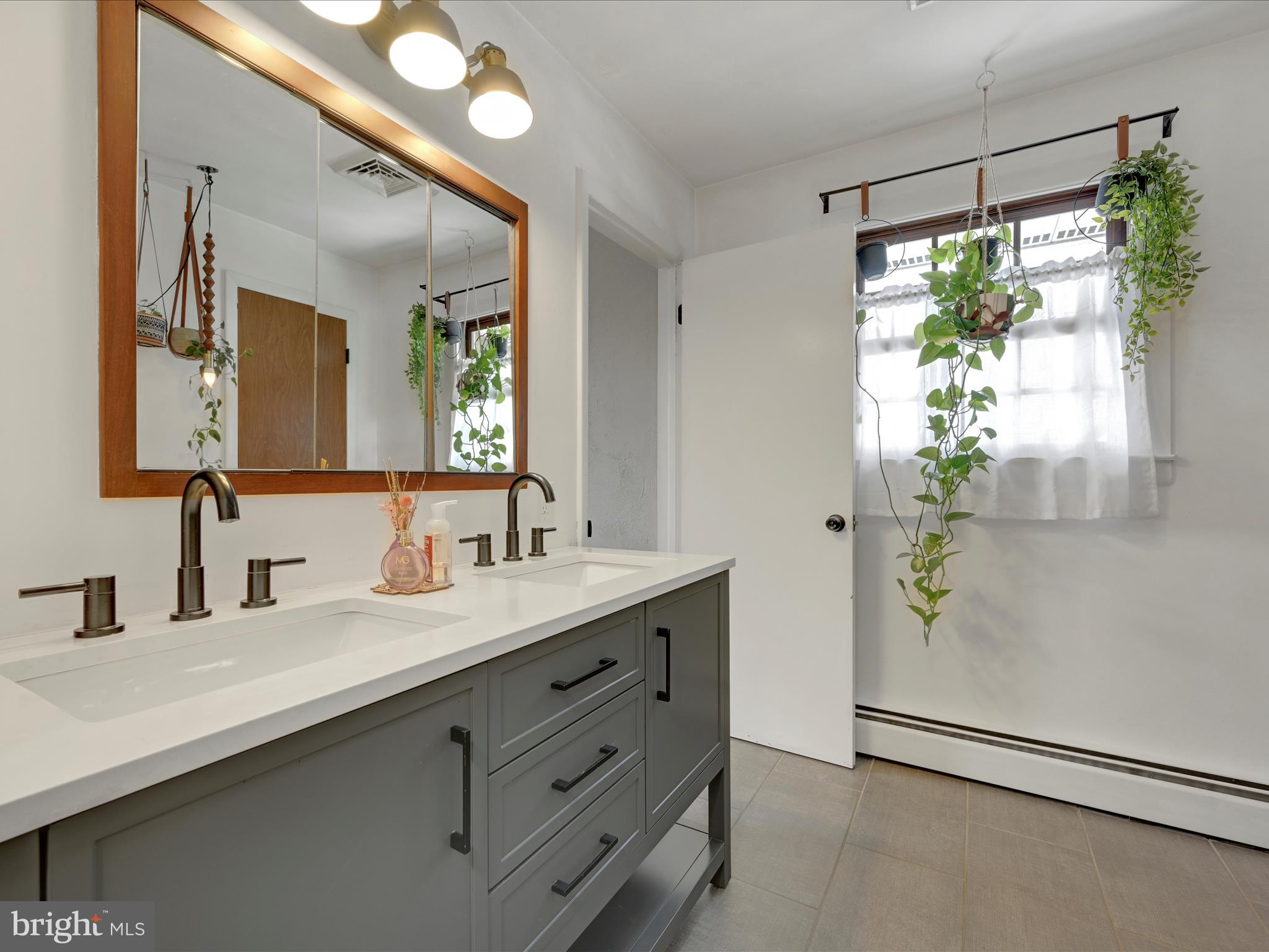 19 Hillside Drive Jacobus, PA 17407 - Photo 22 of 32 Bathroom